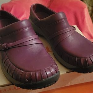 Merrell Womens Shoes Encore Pleat Size 8M Wine Red Slip On Clog NWT